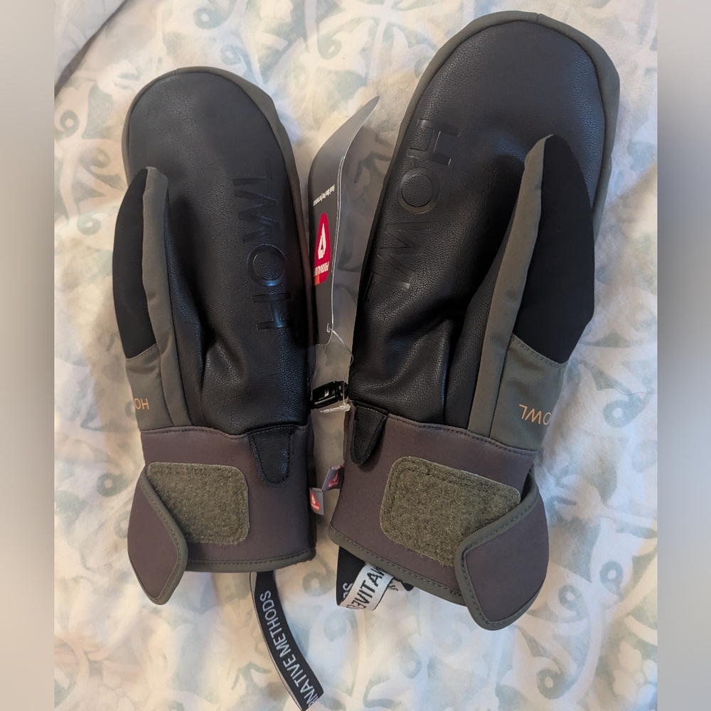 NWT Howl Pocket Mittens by Free People, Stay Extra Warm!